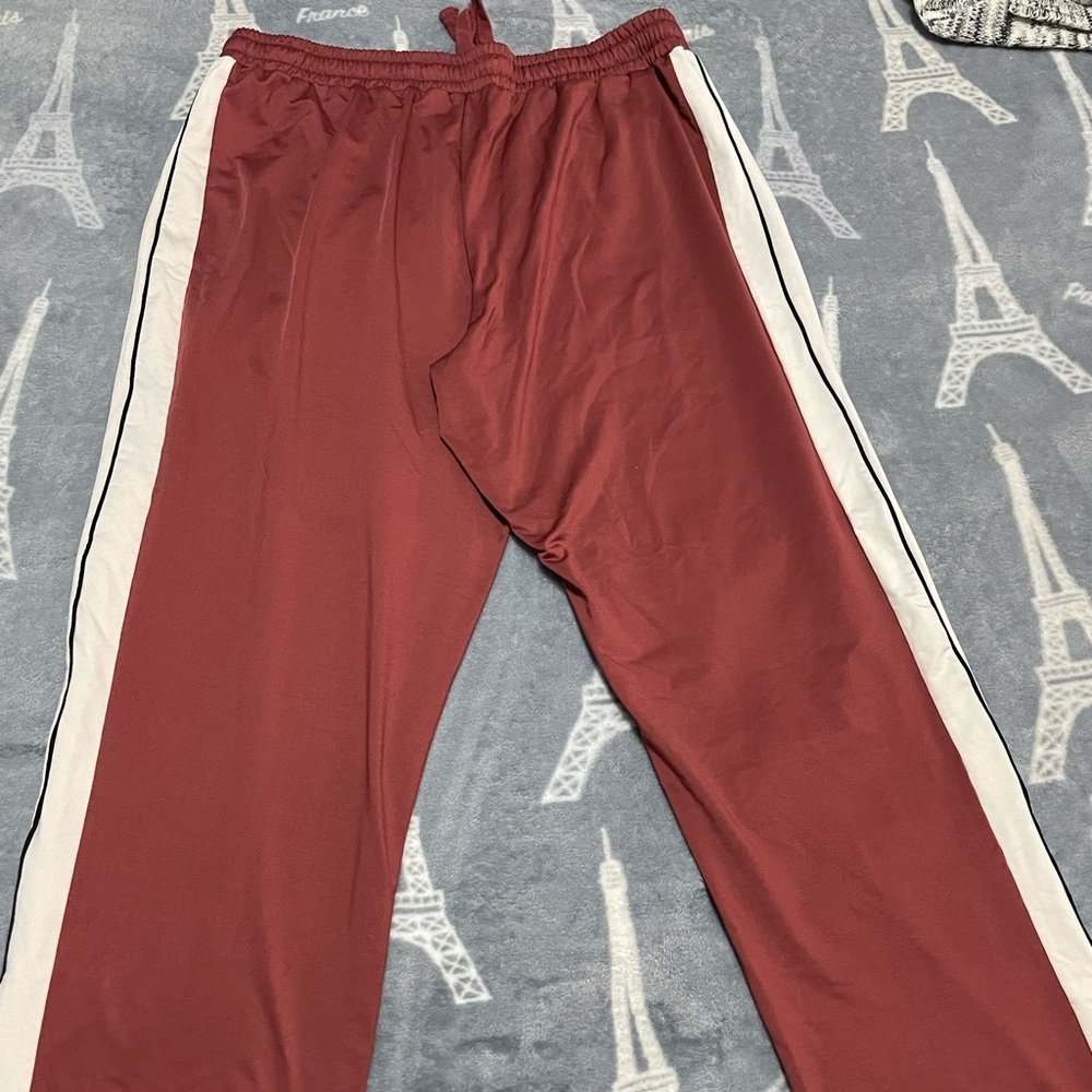 Salmon color sweatpants